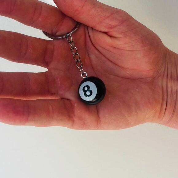 Y2k 2000s black 8-ball keyring for keychain - Picture 6 of 7